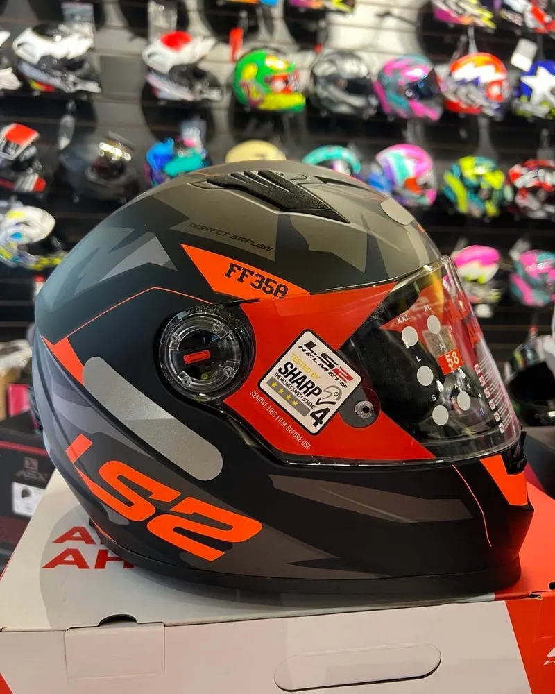 Capacete LS2 preto fosco com laranja